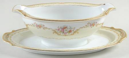 Erinus Gravy Boat with Attached Underplate