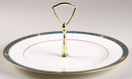 Essex Court Round Serving Plate with Handle (DP)