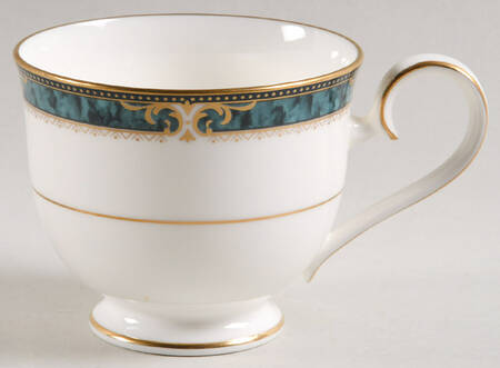 Essex Court Footed Cup