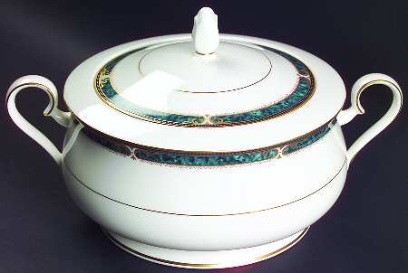 Essex Court Round Covered Vegetable