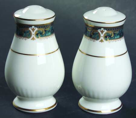 Essex Court Salt & Pepper Set