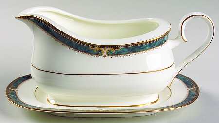 Essex Court Gravy Boat & Underplate (Relish/Butter)