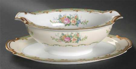 Esmond Gravy Boat with Attached Underplate