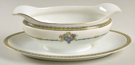 Esplanade Gravy Boat with Attached Underplate