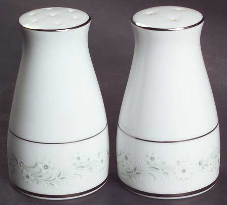 Essex Salt & Pepper Set
