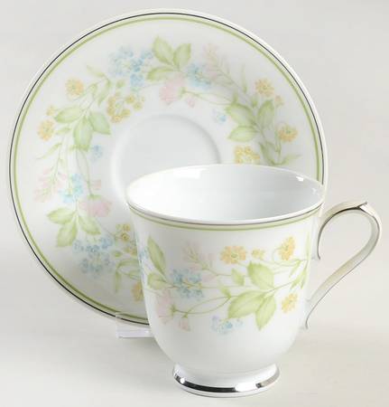 Essence Footed Cup & Saucer Set