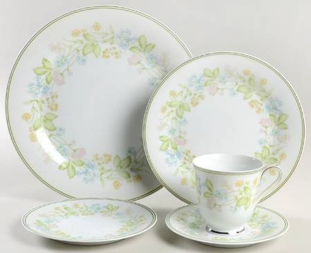 Essence 5 Piece Place Setting