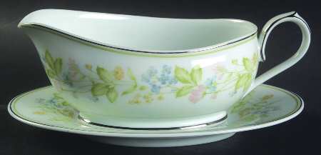 Essence Gravy Boat & Underplate (Relish/Butter)