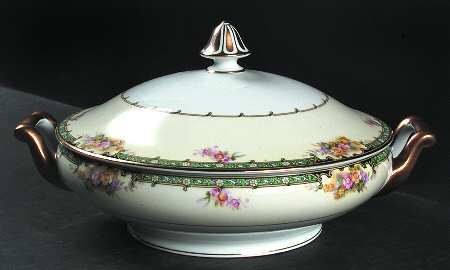 Estelle Round Covered Vegetable