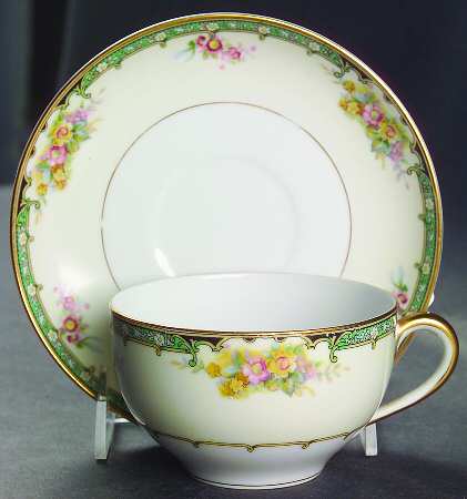 Estelle Oversized Cup & Saucer Set