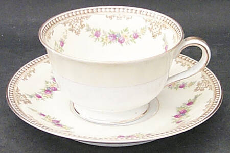 Estrella Footed Cup & Saucer Set