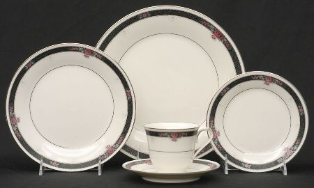 Etienne 5 Piece Place Setting
