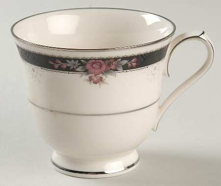 Etienne Footed Cup