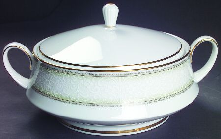 Eugenia Round Covered Vegetable