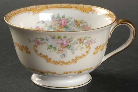 Evana Footed Cup