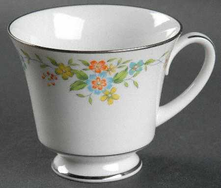 Everett Footed Cup