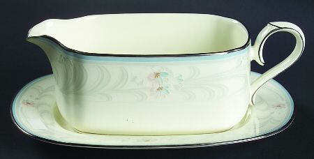 Evermore Gravy Boat & Underplate (Relish/Butter)