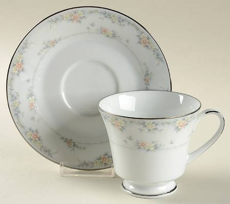 Fairfax Footed Cup & Saucer Set