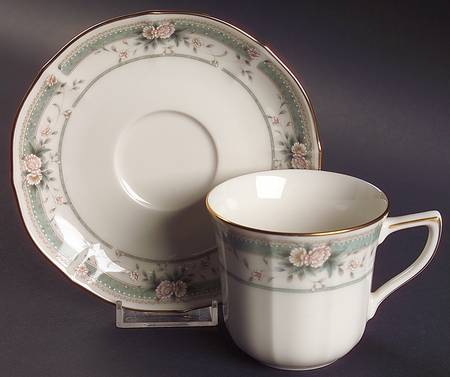 Fairchild Flat Cup & Saucer Set