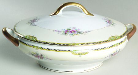 Fairfax Round Covered Vegetable