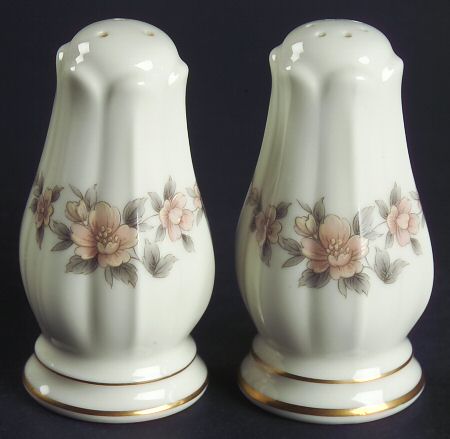 Fairview Salt & Pepper Set