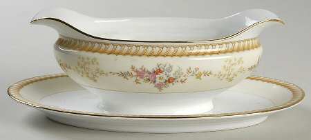 Farney Gravy Boat with Attached Underplate