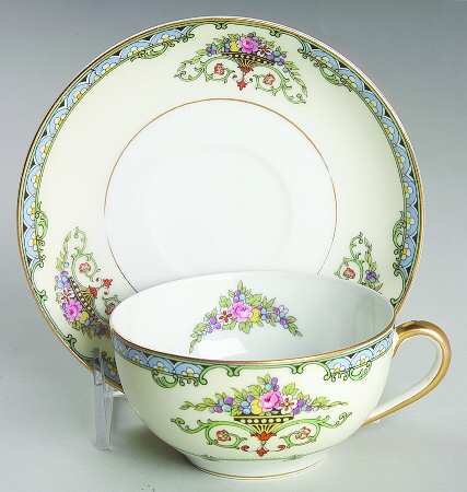 Favorita Flat Cup & Saucer Set