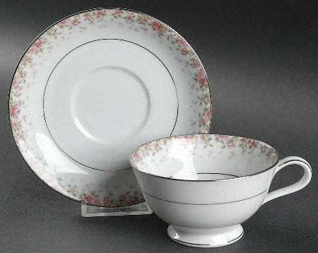 Faye Footed Cup & Saucer Set