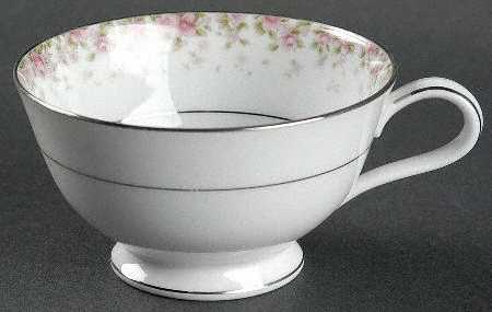 Faye Footed Cup