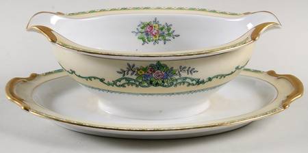 Felicia Gravy Boat with Attached Underplate