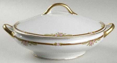 Ferncroft Round Covered Vegetable