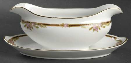 Ferncroft Gravy Boat with Attached Underplate