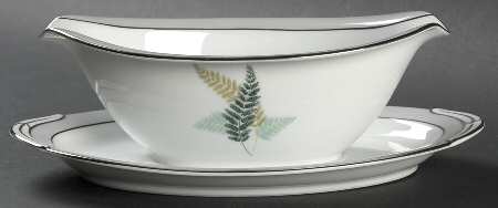 Fernwood Gravy Boat with Attached Underplate