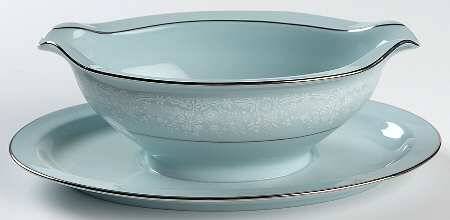 Fidelity Gravy Boat with Attached Underplate