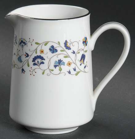 Fiesta Creamer
