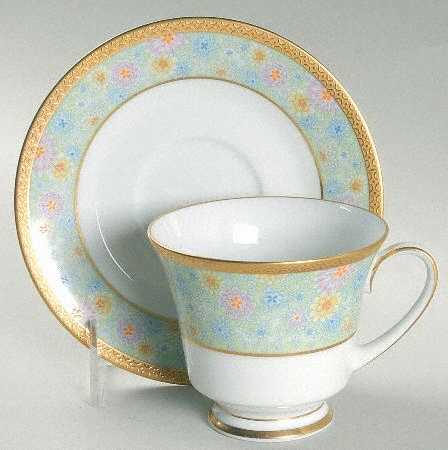 Figaro Footed Cup & Saucer Set