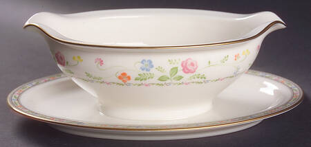 Finale Gravy Boat with Attached Underplate