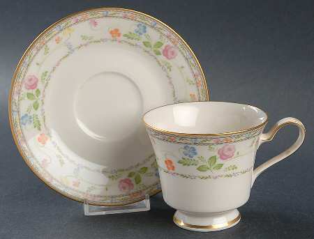Finale Footed Cup & Saucer Set