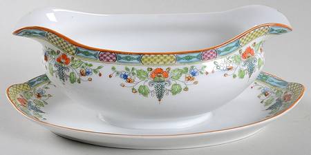 Florian Bassett Gravy Boat with Attached Underplate