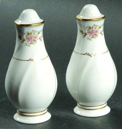 Floral Embrace Salt & Pepper Set