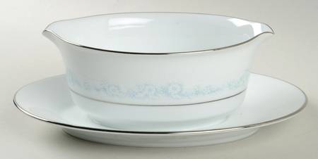 Fleurette Gravy Boat with Attached Underplate
