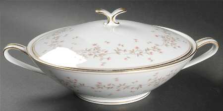 Fleurette Round Covered Vegetable