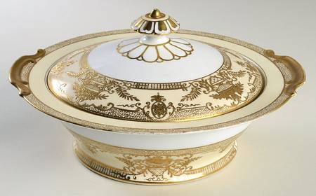 Fleurgold Round Covered Vegetable