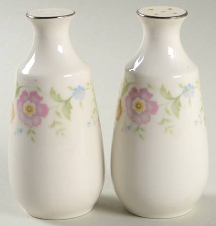 Flirtation Salt & Pepper Set