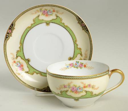 Floreal Oversized Cup & Saucer Set
