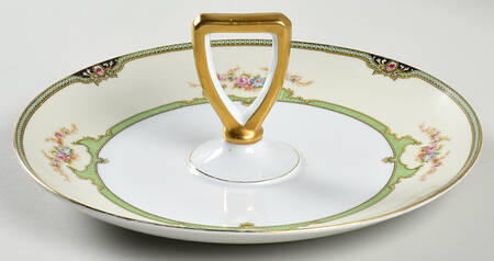 Floreal Round Serving Plate with Handle (DP)
