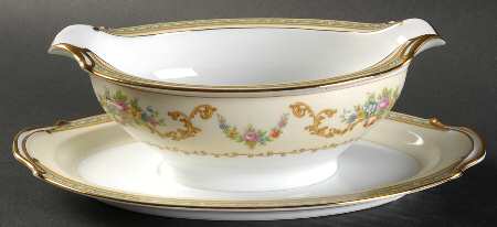 Flomar Gravy Boat with Attached Underplate