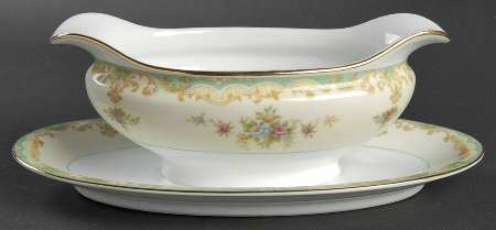 Floralia Gravy Boat with Attached Underplate
