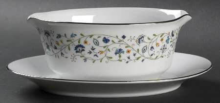 Floris Gravy Boat with Attached Underplate