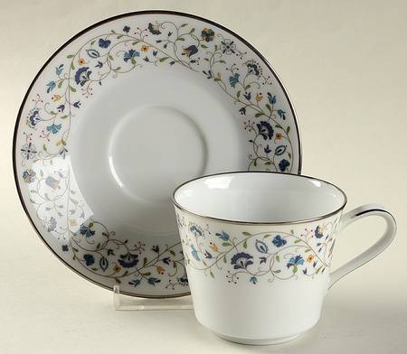 Floris Flat Cup & Saucer Set